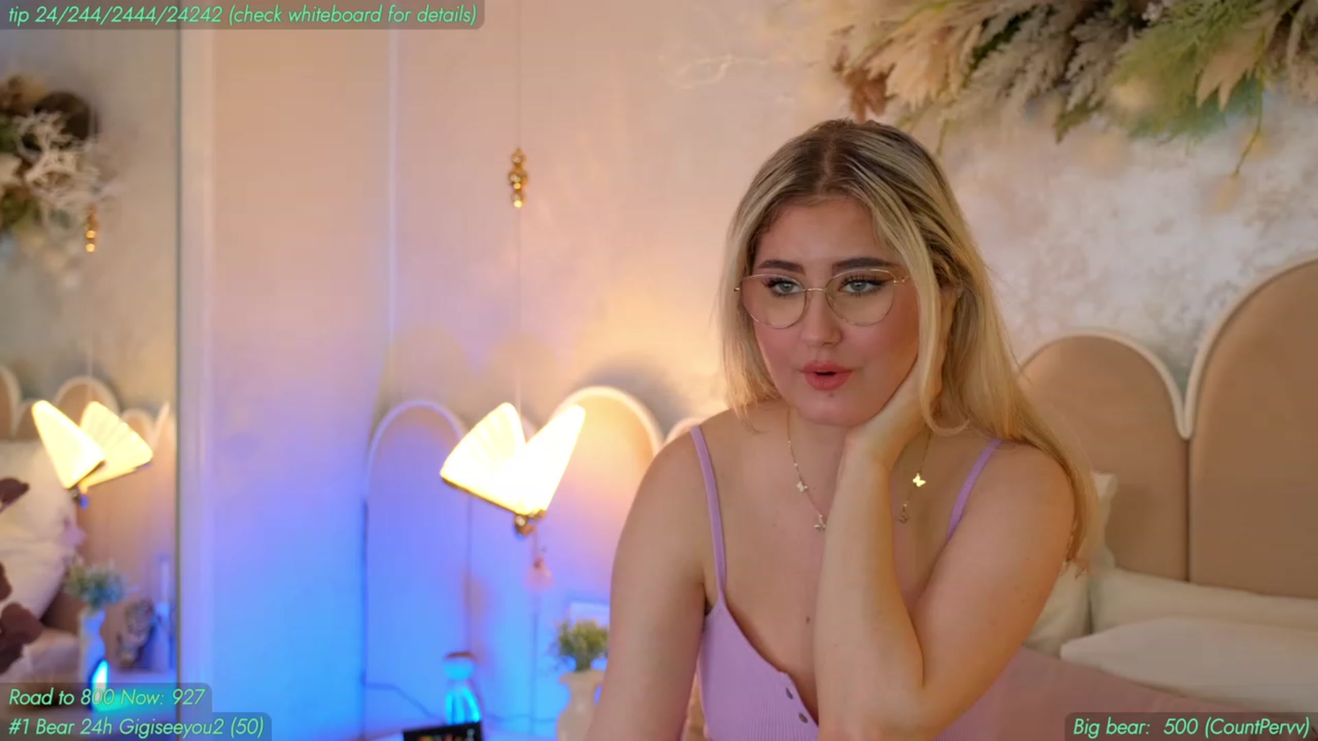 Gallery image thumbnail from AnnieKarrera1's myfreecams stream on, 03/31/2023, 10:15 image 9 of 20
