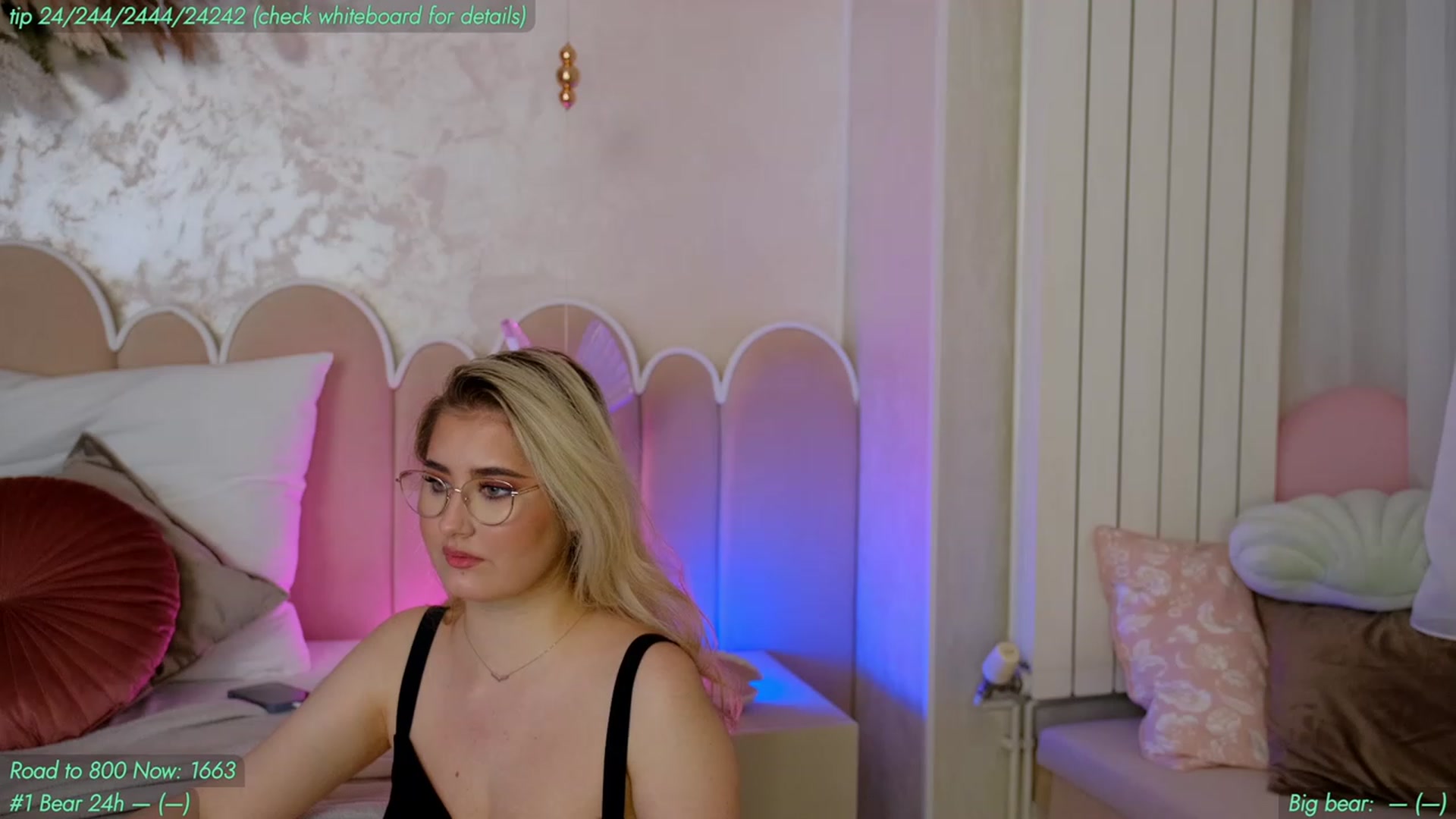 Gallery image thumbnail from AnnieKarrera1's myfreecams stream on, 04/24/2023, 10:00 image 18 of 20
