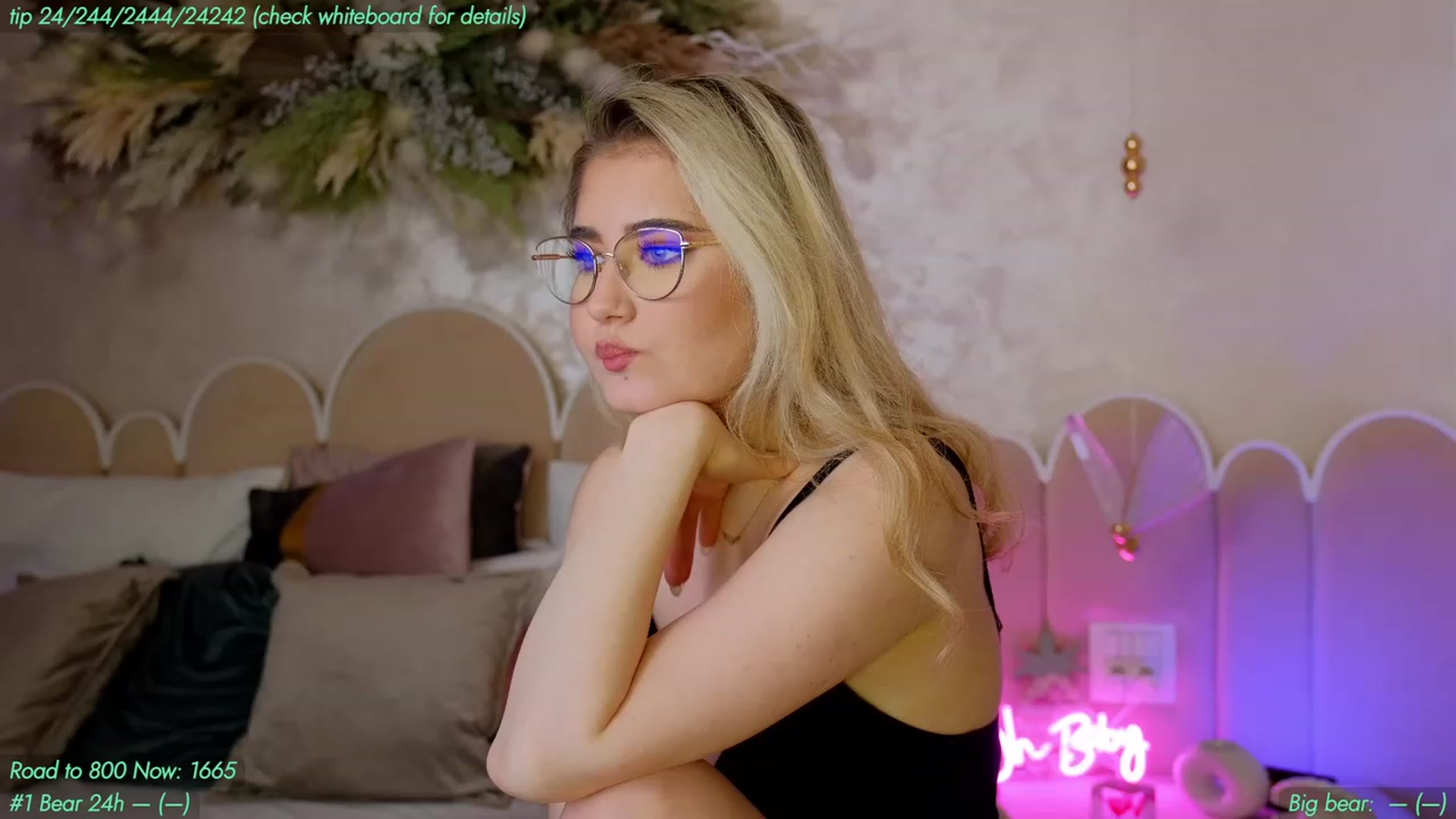 Gallery image thumbnail from AnnieKarrera1's myfreecams stream on, 04/24/2023, 10:49 image 4 of 20