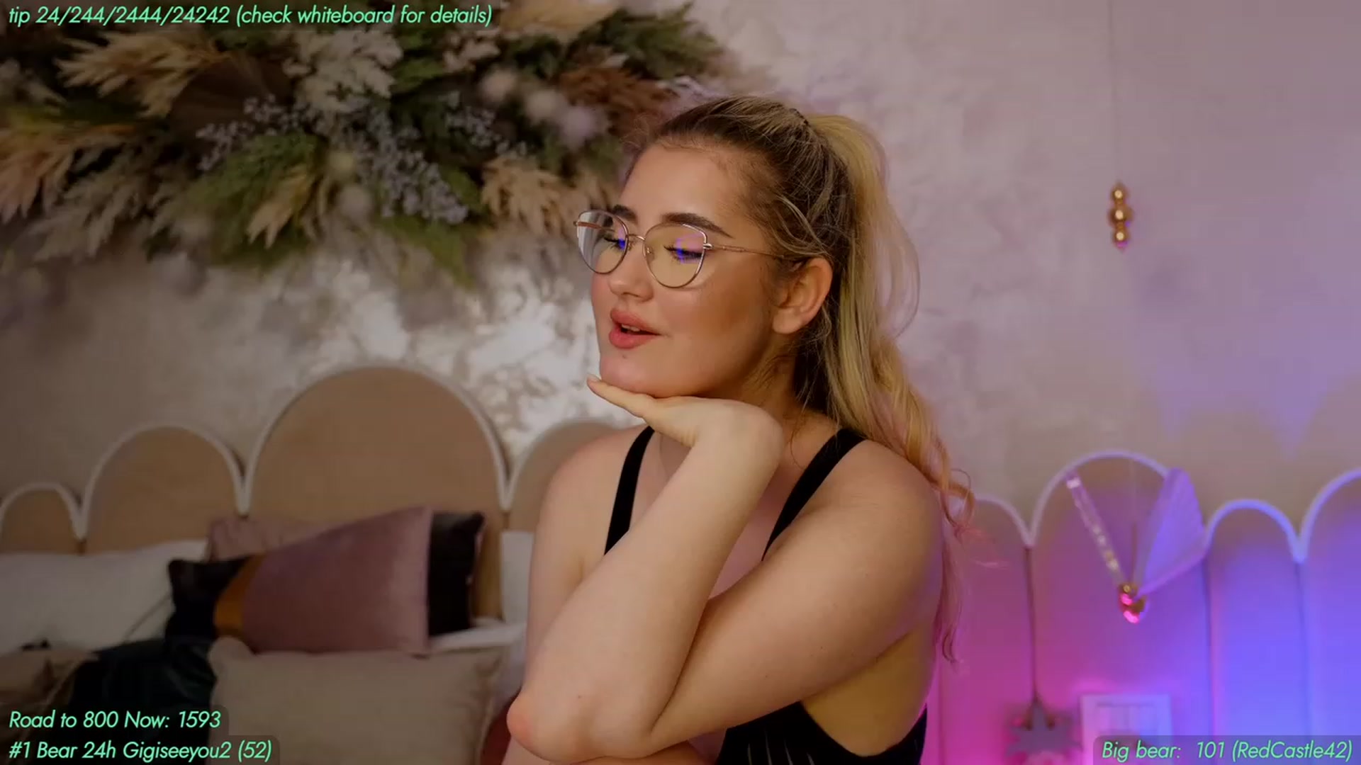 Gallery image thumbnail from AnnieKarrera1's myfreecams stream on, 04/26/2023, 08:39 image 1 of 20