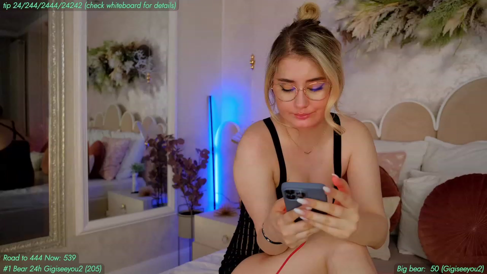 Gallery image thumbnail from AnnieKarrera1's myfreecams stream on, 05/18/2023, 11:54 image 14 of 20