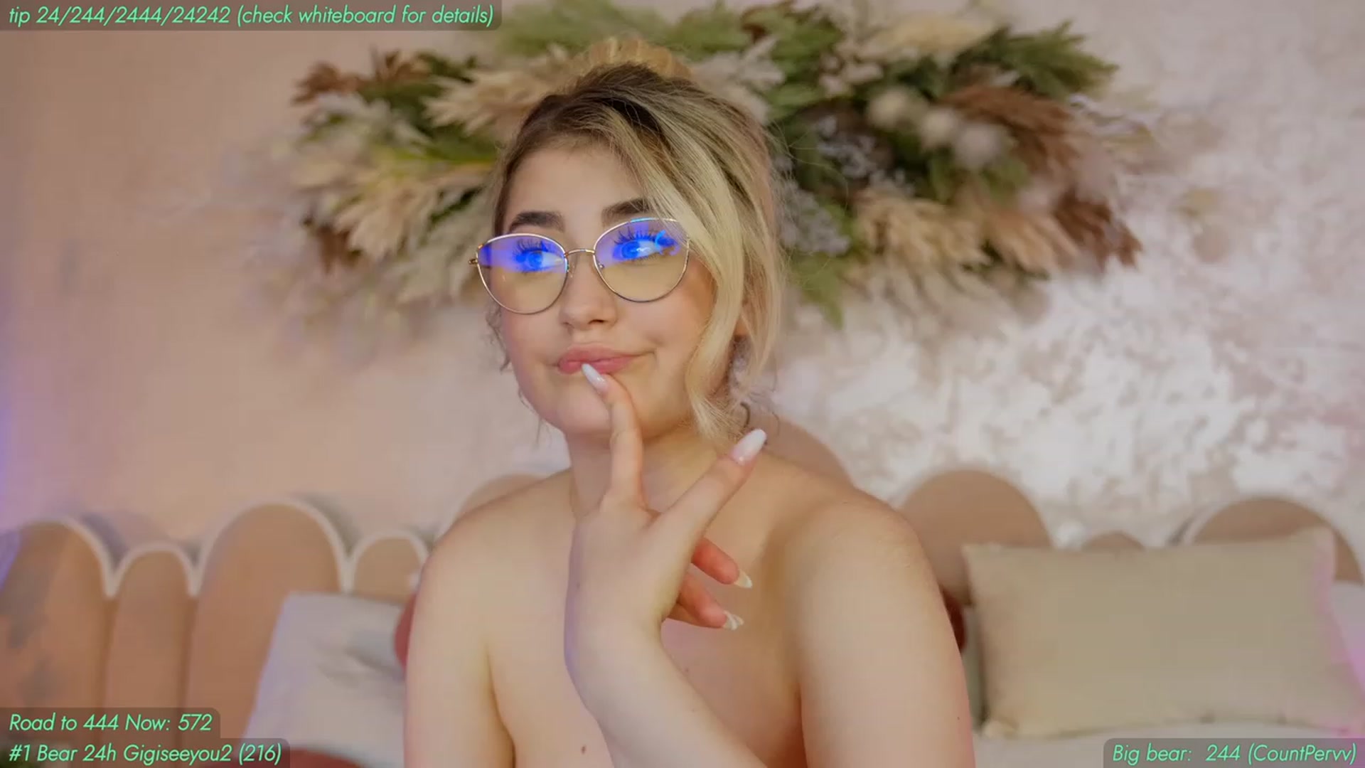 Gallery image thumbnail from AnnieKarrera1's myfreecams stream on, 05/20/2023, 12:27 image 14 of 20