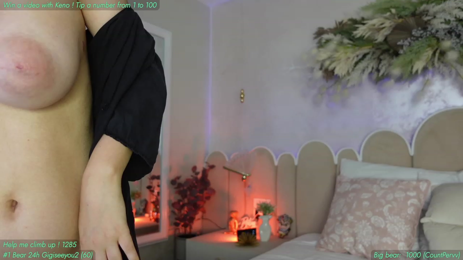 Gallery image thumbnail from AnnieKarrera1's myfreecams stream on, 06/25/2023, 08:08 image 10 of 20