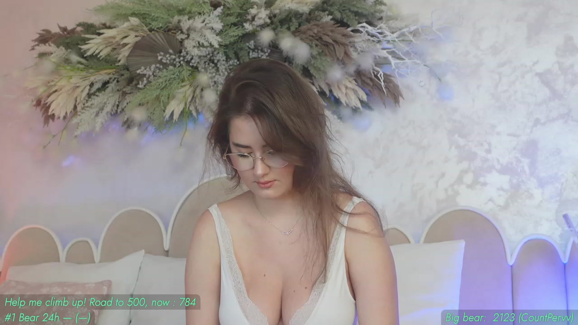 Gallery image thumbnail from AnnieKarrera1's myfreecams stream on, 08/22/2023, 04:57 image 17 of 20