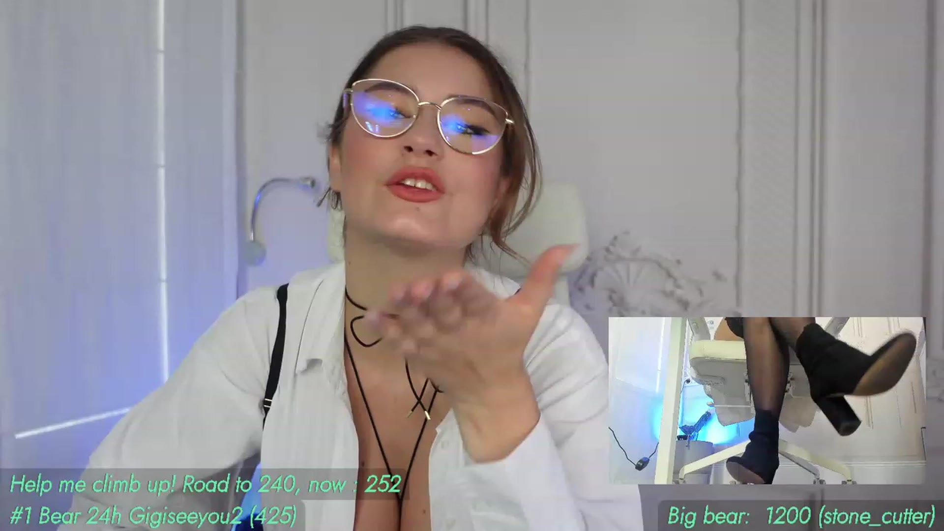 Gallery image thumbnail from AnnieKarrera1's myfreecams stream on, 10/08/2023, 10:35 image 3 of 20
