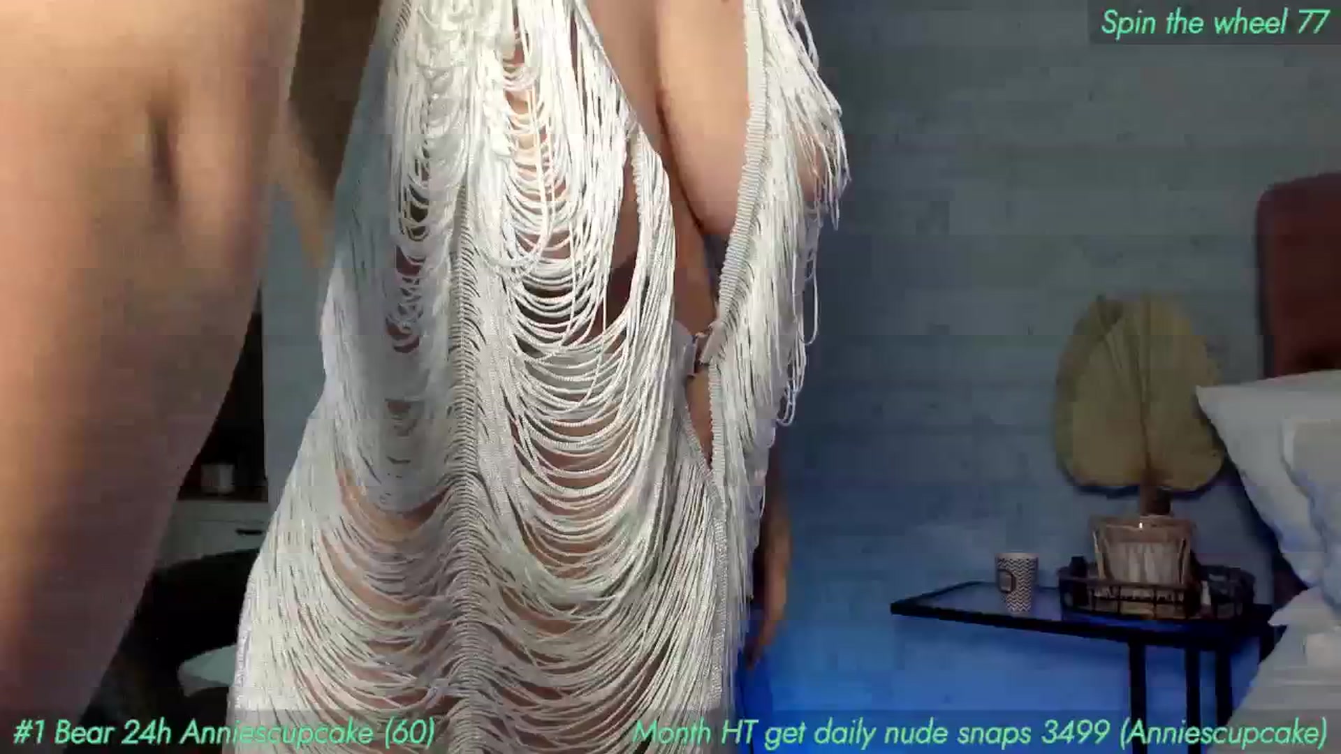 Gallery image thumbnail from AnnieKarrera1's myfreecams stream on, 05/11/2024, 09:27 image 1 of 20