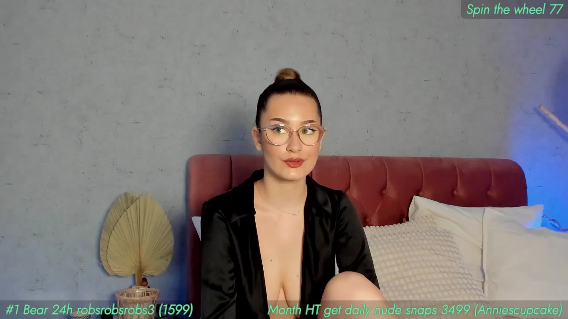 Gallery image thumbnail from AnnieKarrera1's myfreecams stream on, 05/13/2024, 08:03 image 8 of 20