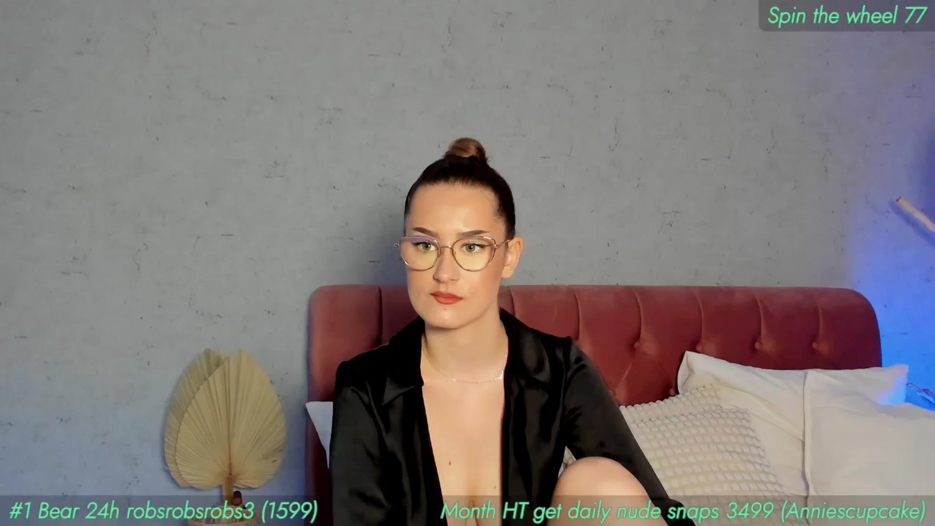 Gallery image thumbnail from AnnieKarrera1's myfreecams stream on, 05/13/2024, 08:03 image 18 of 20