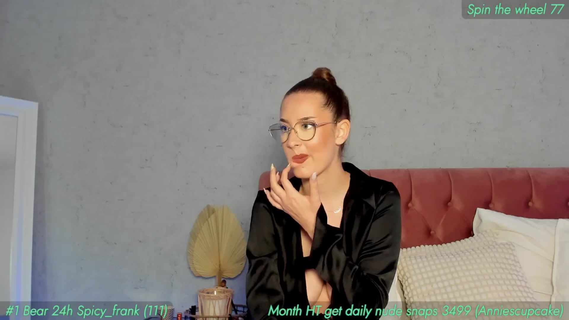 Gallery image thumbnail from AnnieKarrera1's myfreecams stream on, 05/13/2024, 10:43 image 18 of 20