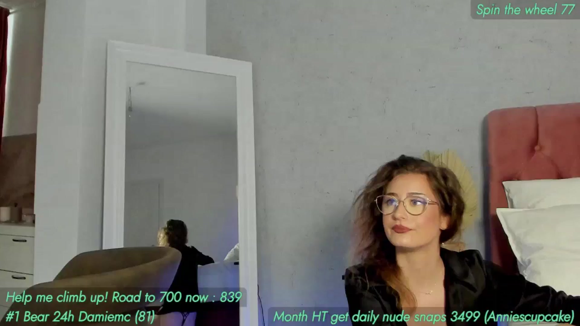 Gallery image thumbnail from AnnieKarrera1's myfreecams stream on, 05/19/2024, 10:01 image 20 of 20