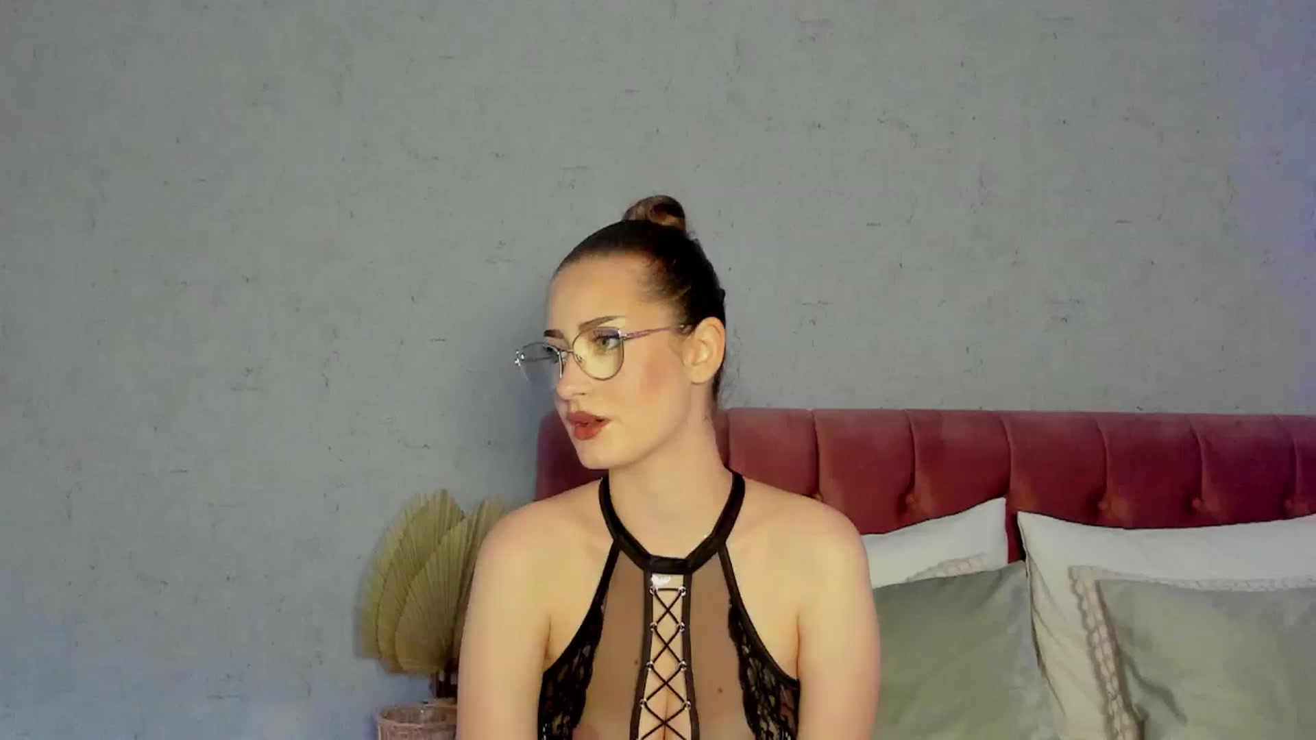 Gallery image thumbnail from AnnieKarrera1's myfreecams stream on, 05/21/2024, 09:18 image 5 of 20