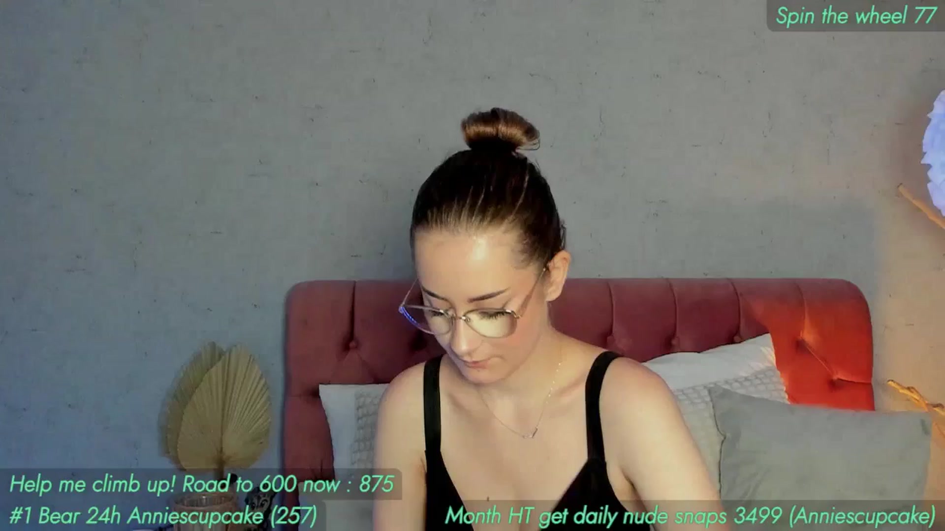 Gallery image thumbnail from AnnieKarrera1's myfreecams stream on, 05/31/2024, 08:05 image 14 of 20