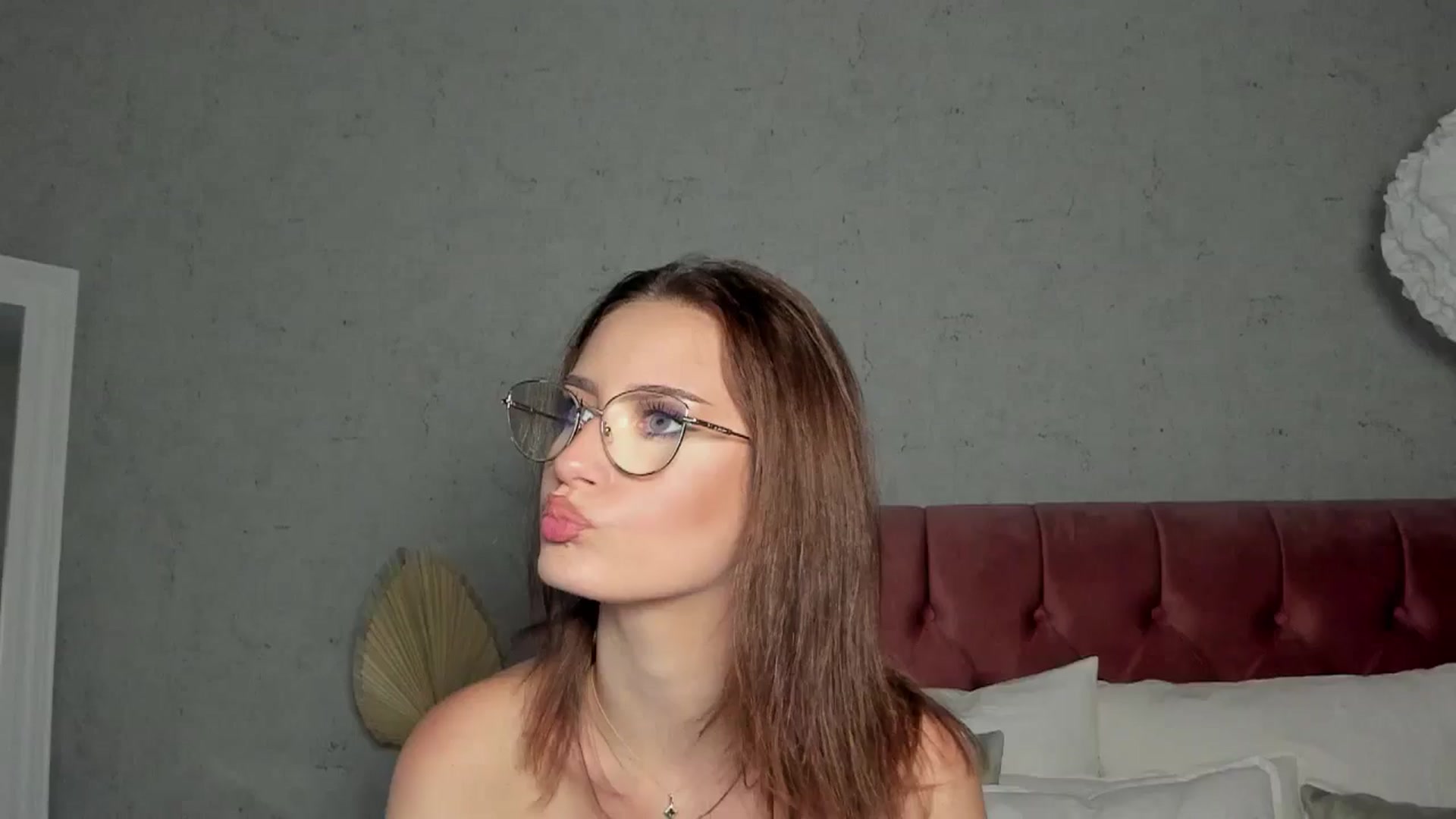Gallery image thumbnail from AnnieKarrera1's myfreecams stream on, 10/06/2024, 13:02 image 9 of 20