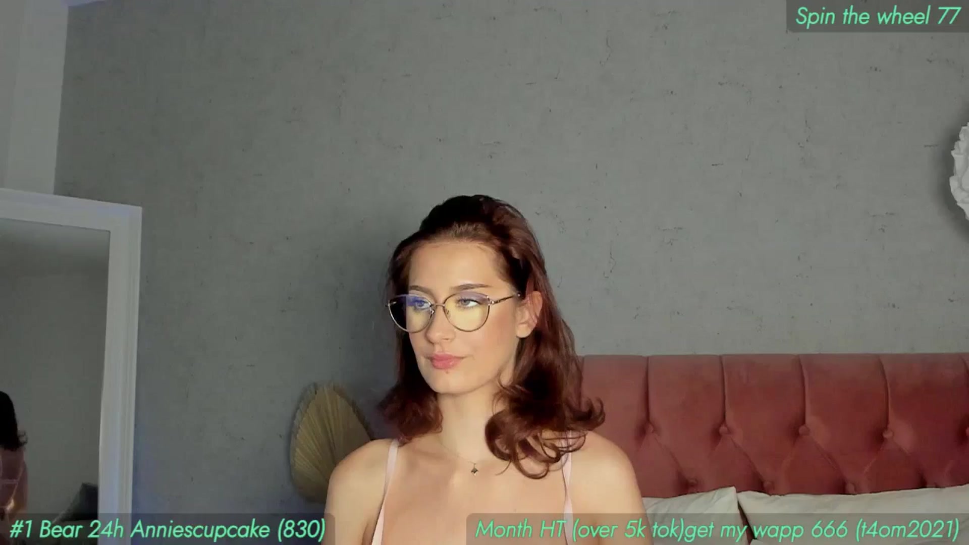 Gallery image thumbnail from AnnieKarrera1's myfreecams stream on, 11/25/2024, 17:03 image 5 of 20
