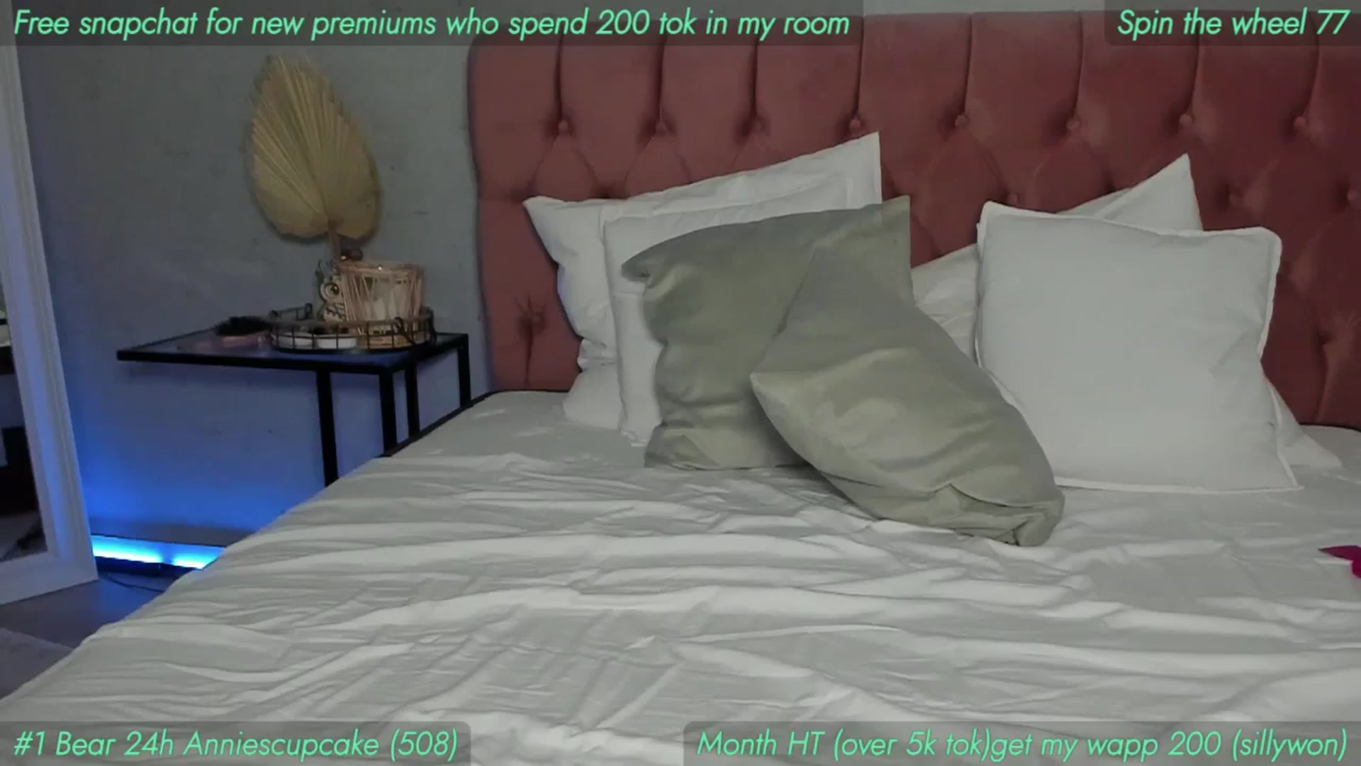 Gallery image thumbnail from AnnieKarrera1's myfreecams stream on, 12/03/2024, 16:58 image 13 of 20