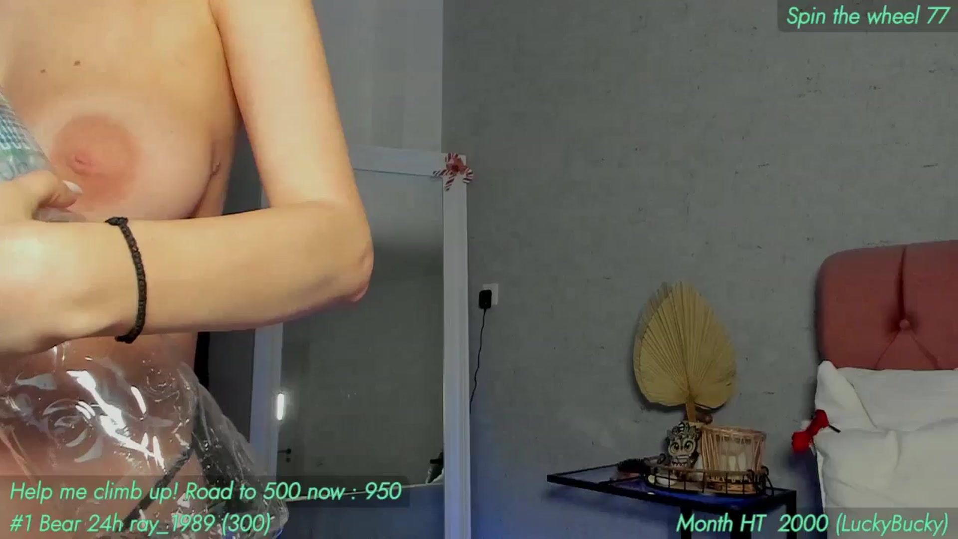 Gallery image thumbnail from AnnieKarrera1's myfreecams stream on, 02/18/2025, 19:04 image 14 of 20
