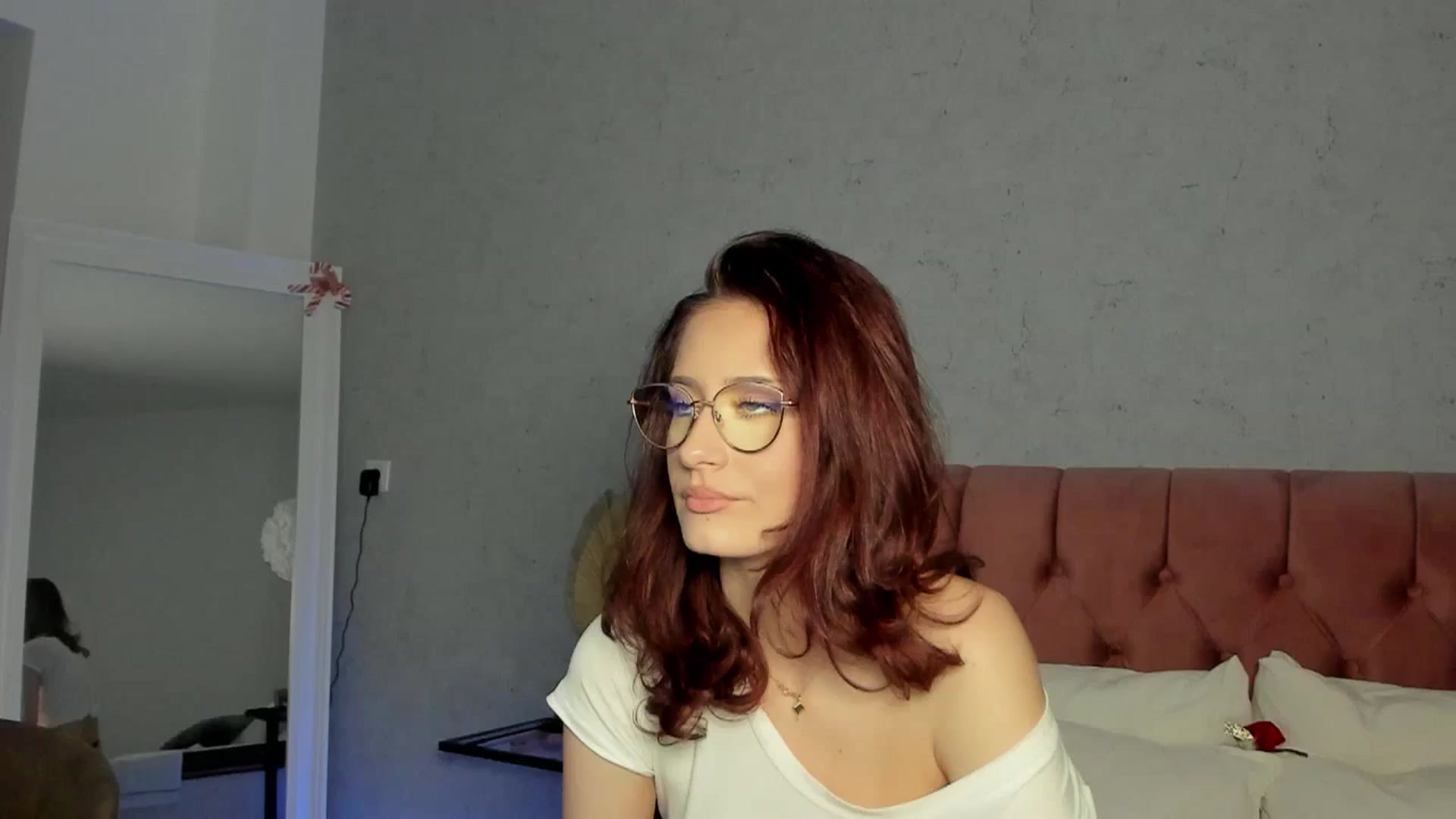 Gallery image thumbnail from AnnieKarrera1's myfreecams stream on, 04/18/2025, 19:11 image 9 of 20