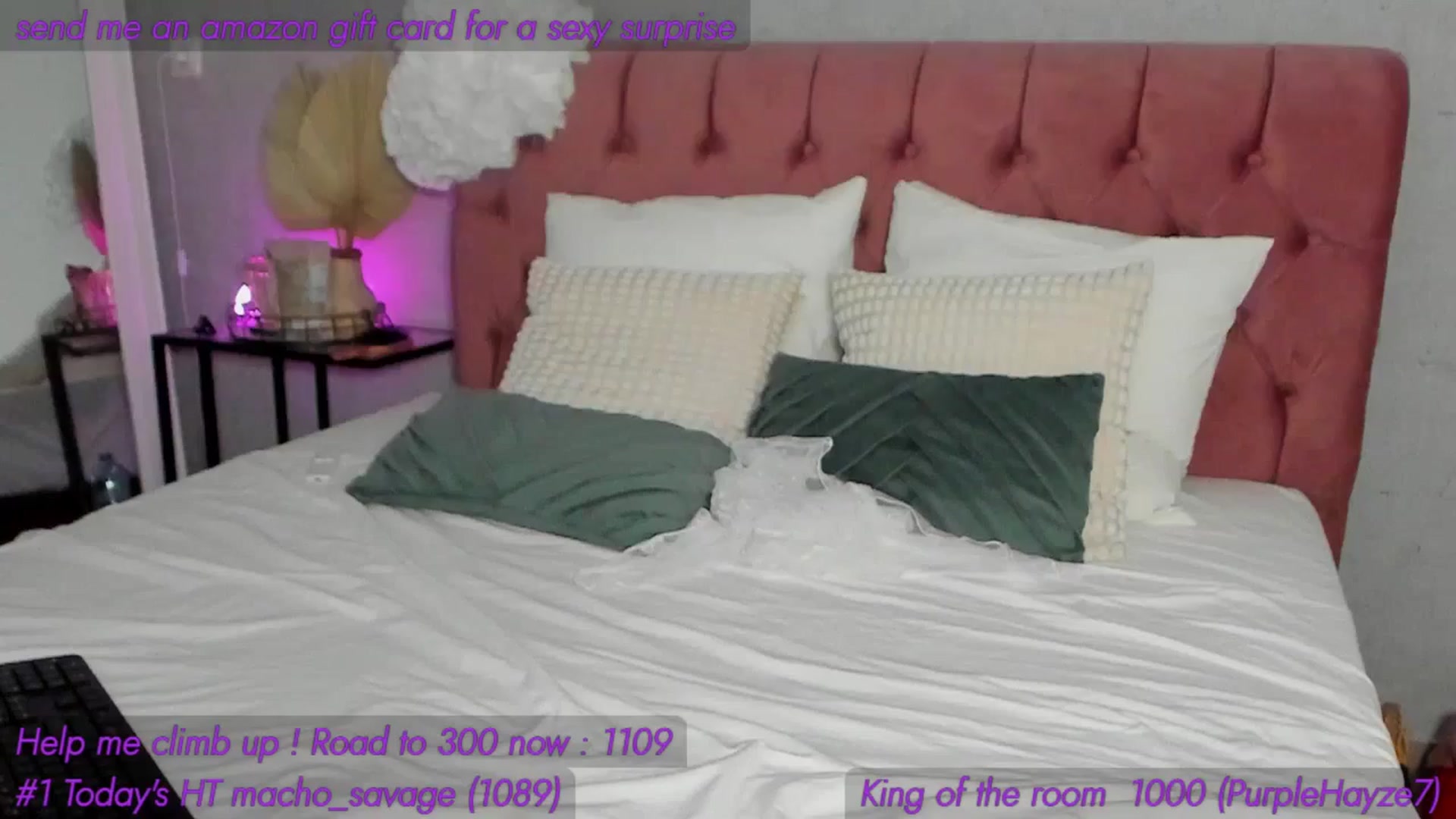 Gallery image thumbnail from AnnieKarrera1's myfreecams stream on, 11/30/2025, 11:55 image 12 of 20