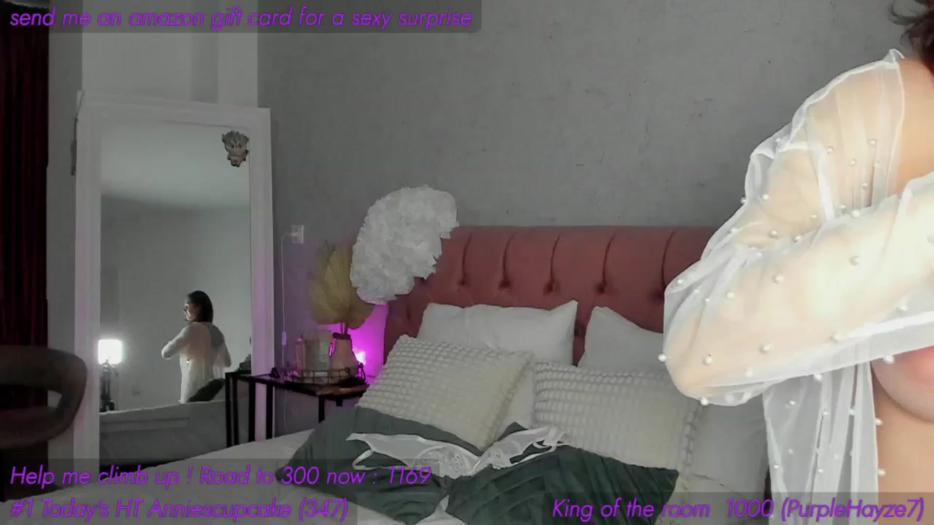 Gallery image thumbnail from AnnieKarrera1's myfreecams stream on, 11/30/2025, 11:55 image 3 of 20