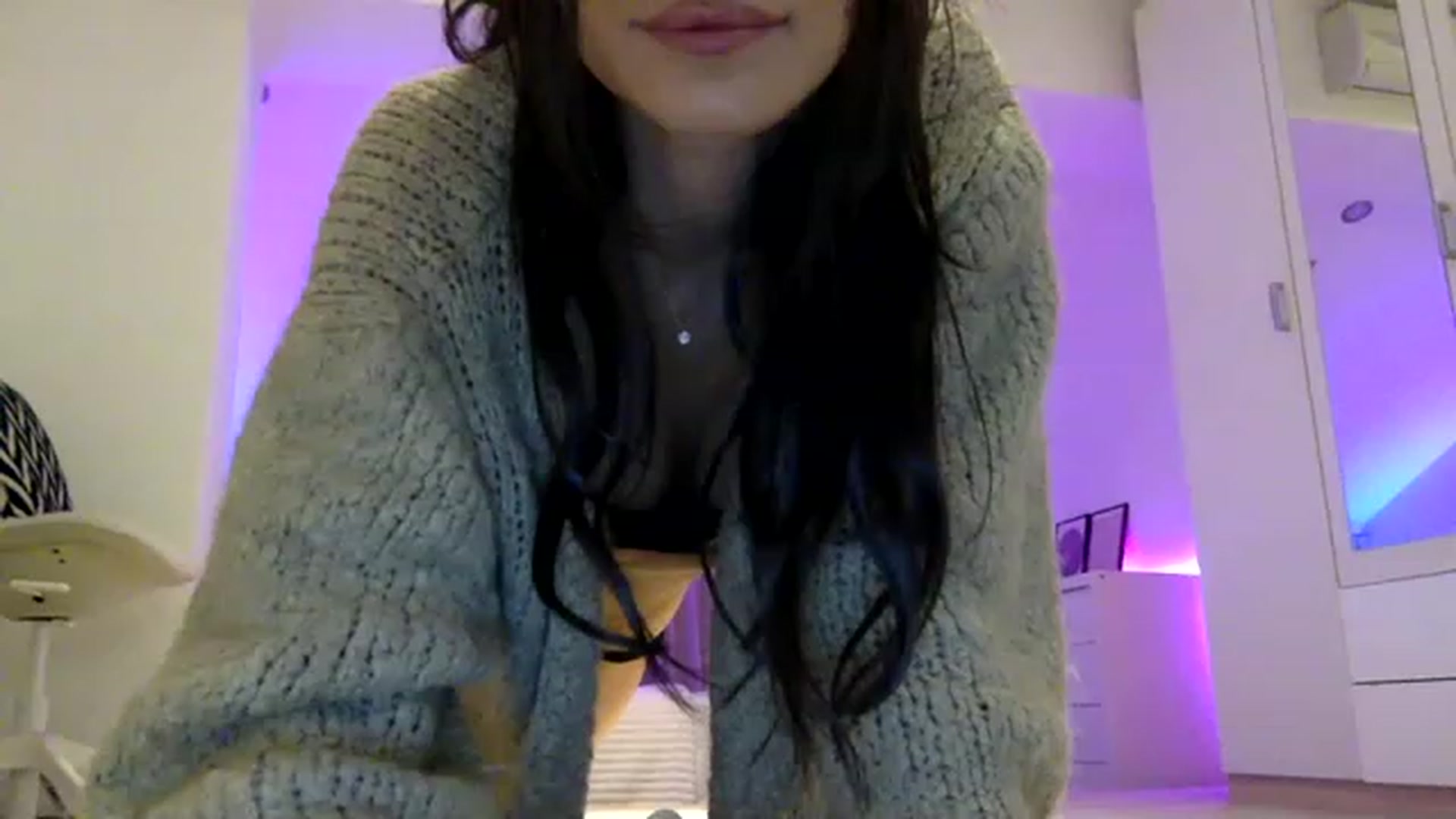 Gallery image thumbnail from AnnieRose__'s myfreecams stream on, 11/15/2022, 05:48 image 1 of 20