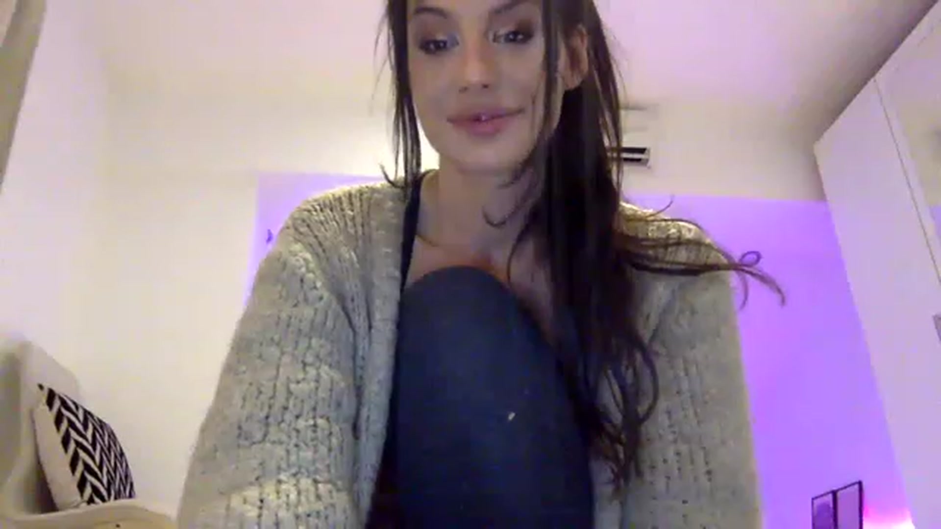 Gallery image thumbnail from AnnieRose__'s myfreecams stream on, 11/15/2022, 05:48 image 17 of 20