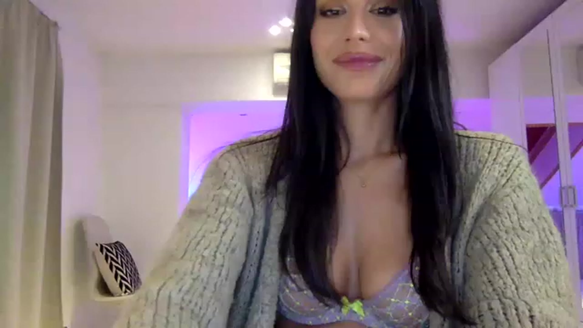 Gallery image thumbnail from AnnieRose__'s myfreecams stream on, 11/16/2022, 09:26 image 5 of 20
