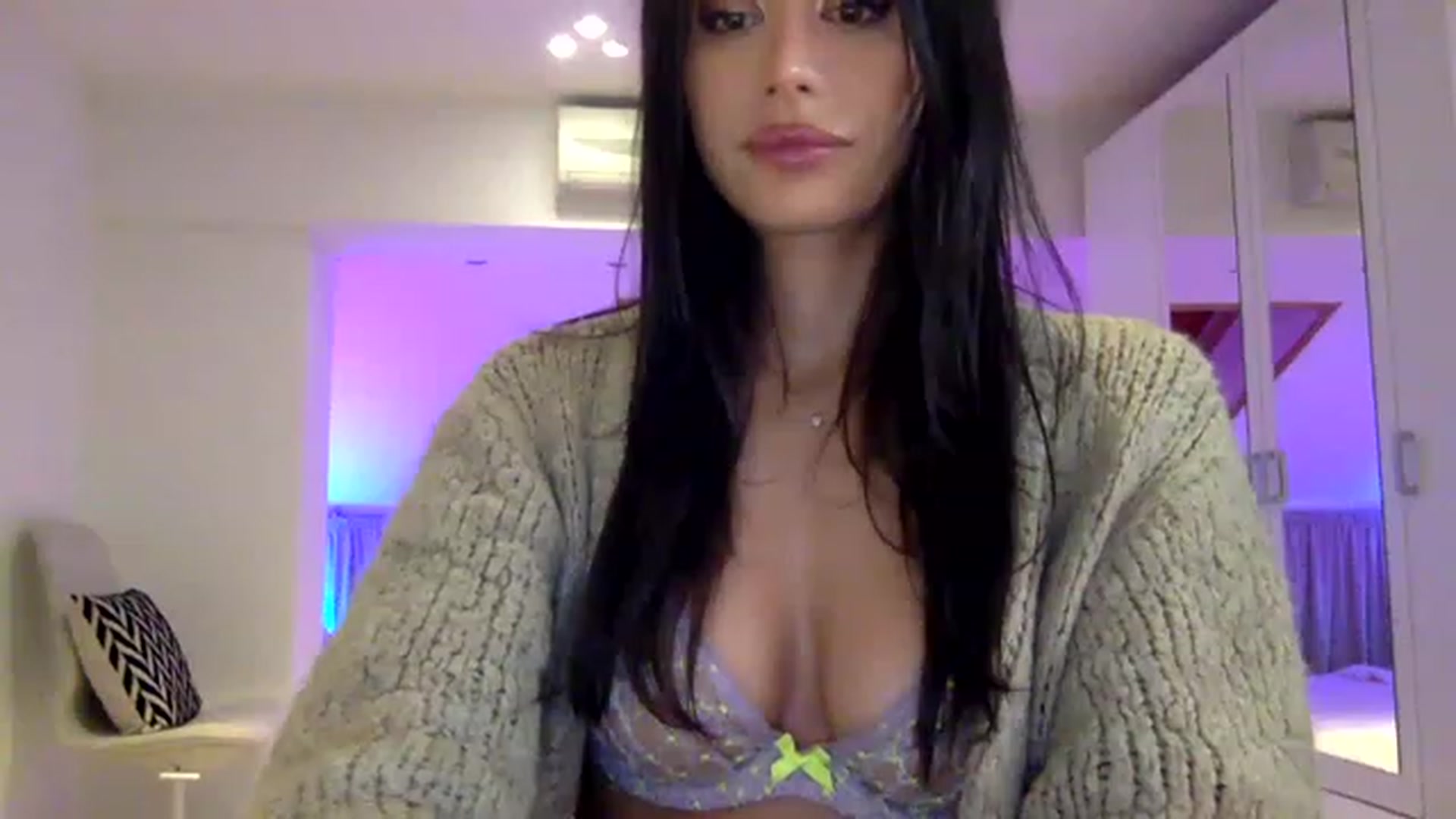Gallery image thumbnail from AnnieRose__'s myfreecams stream on, 11/16/2022, 09:26 image 11 of 20