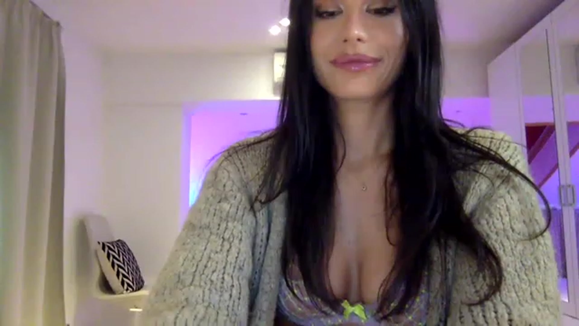 Gallery image thumbnail from AnnieRose__'s myfreecams stream on, 11/16/2022, 09:26 image 4 of 20