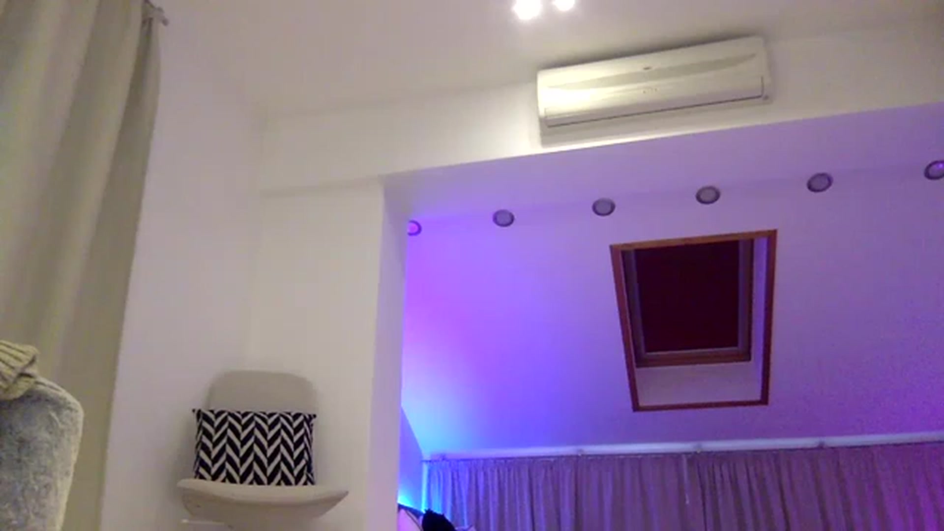 Gallery image thumbnail from AnnieRose__'s myfreecams stream on, 12/08/2022, 10:52 image 1 of 20