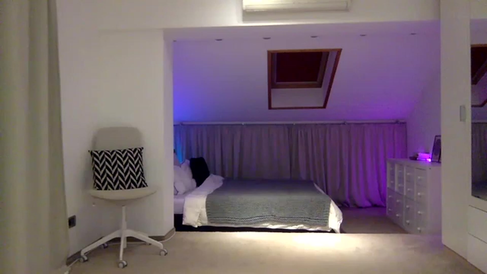 Gallery image thumbnail from AnnieRose__'s myfreecams stream on, 12/11/2022, 06:17 image 4 of 20