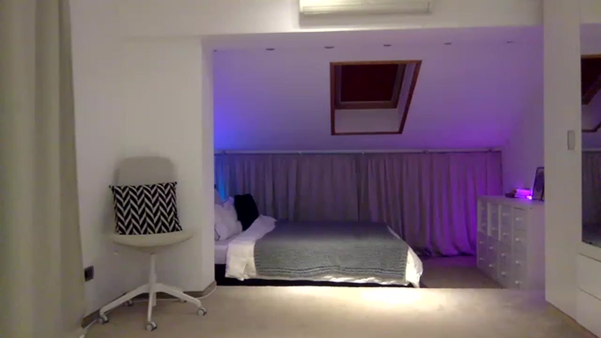 Gallery image thumbnail from AnnieRose__'s myfreecams stream on, 12/11/2022, 06:17 image 5 of 20