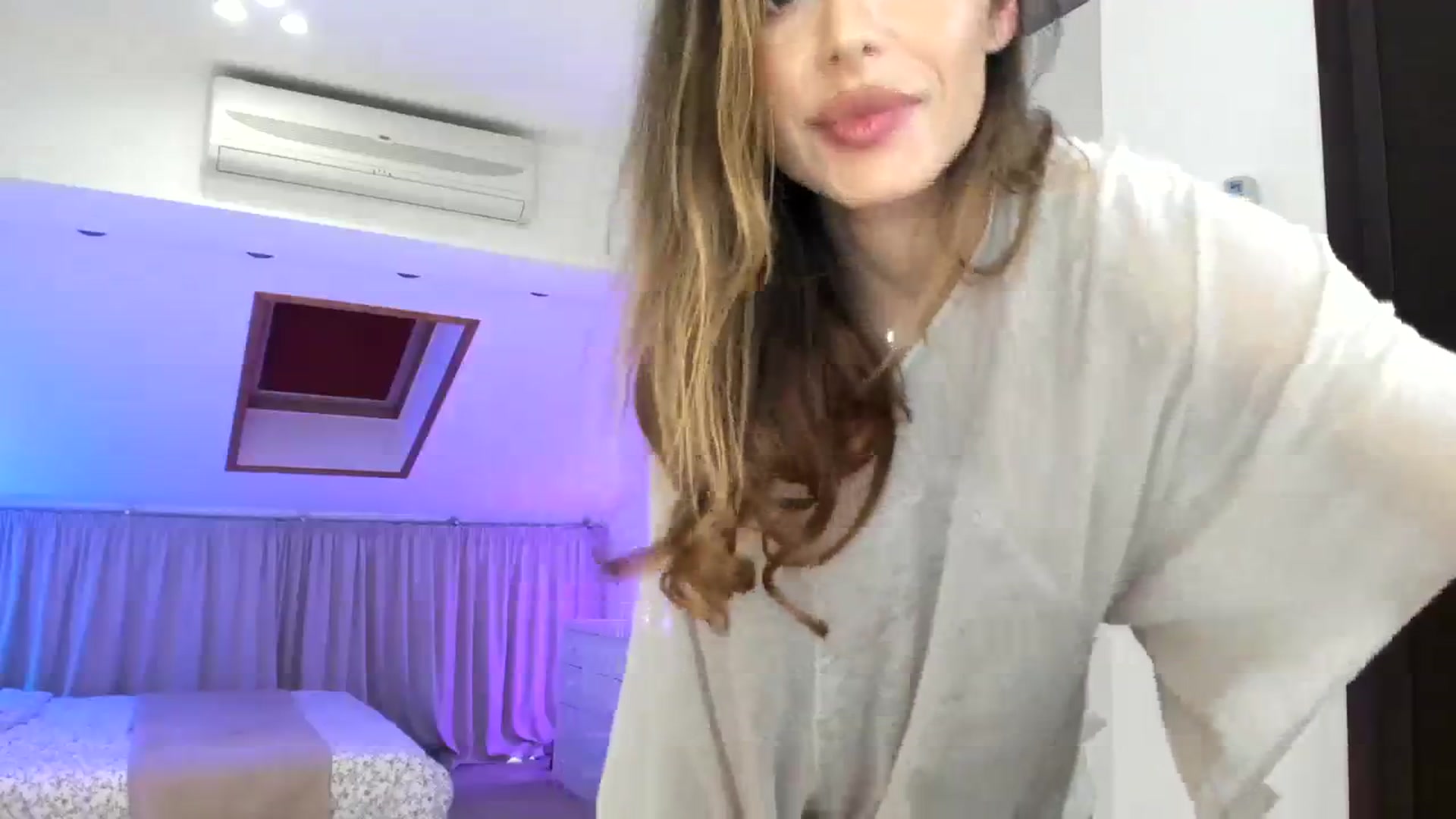 Gallery image thumbnail from AnnieRose__'s myfreecams stream on, 11/03/2023, 05:57 image 18 of 20