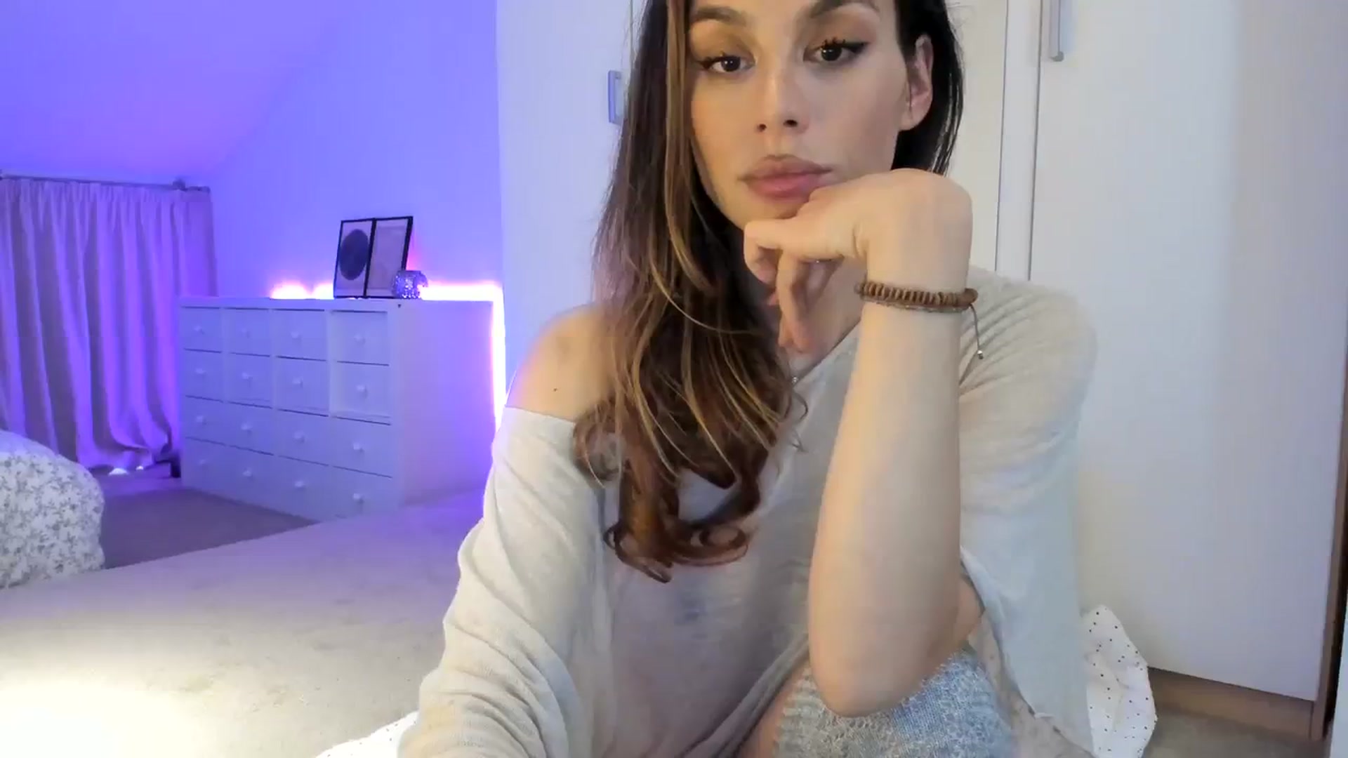 Gallery image thumbnail from AnnieRose__'s myfreecams stream on, 11/03/2023, 05:57 image 14 of 20