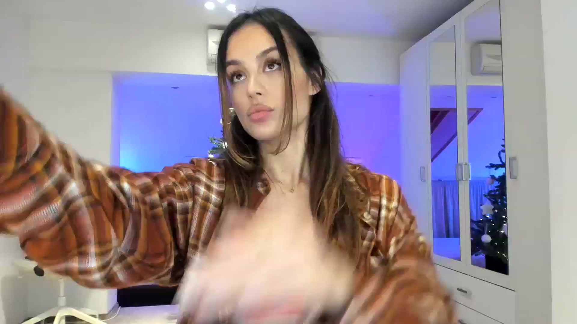 Gallery image thumbnail from AnnieRose__'s myfreecams stream on, 12/12/2023, 02:11 image 10 of 20