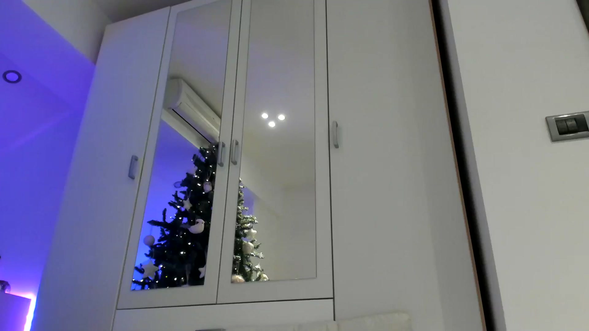 Gallery image thumbnail from AnnieRose__'s myfreecams stream on, 12/12/2023, 05:45 image 13 of 20