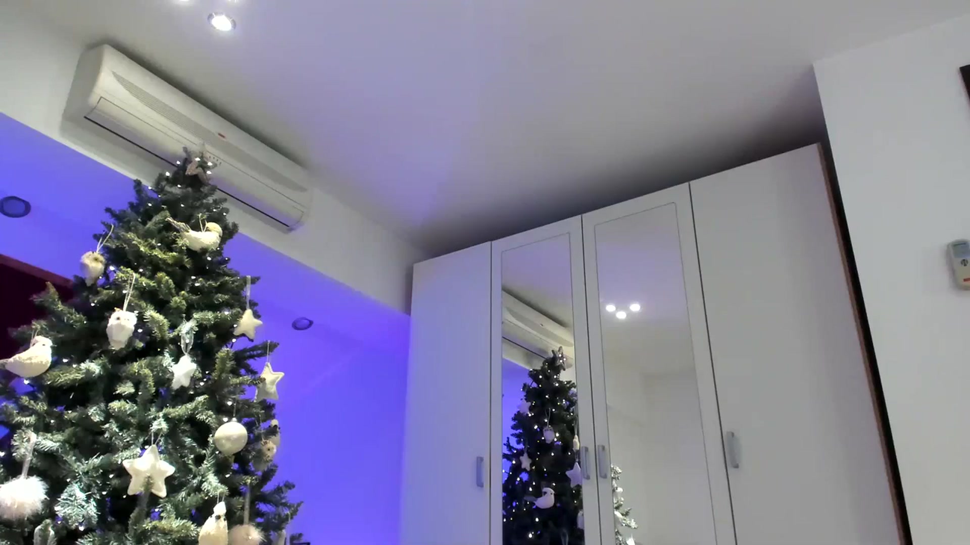 Gallery image thumbnail from AnnieRose__'s myfreecams stream on, 12/12/2023, 05:57 image 8 of 20