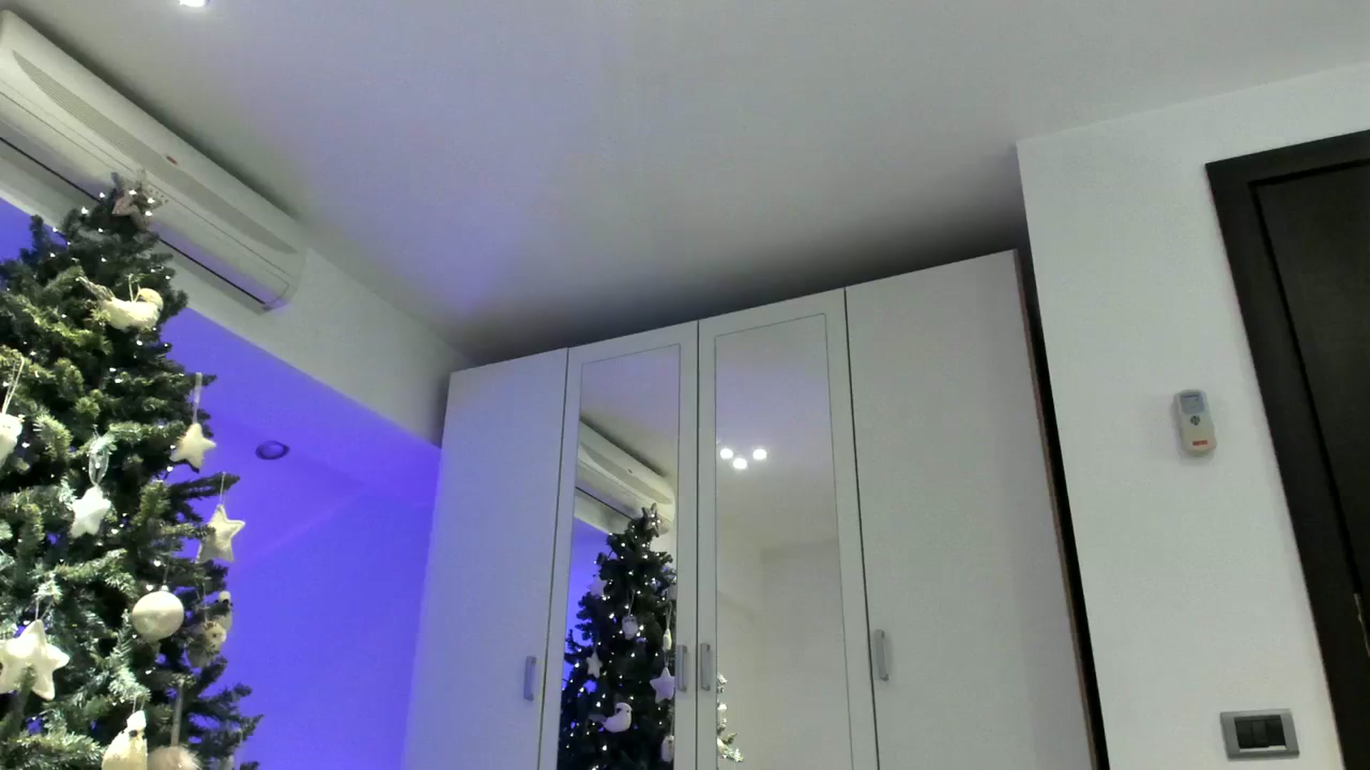 Gallery image thumbnail from AnnieRose__'s myfreecams stream on, 12/12/2023, 05:57 image 2 of 20