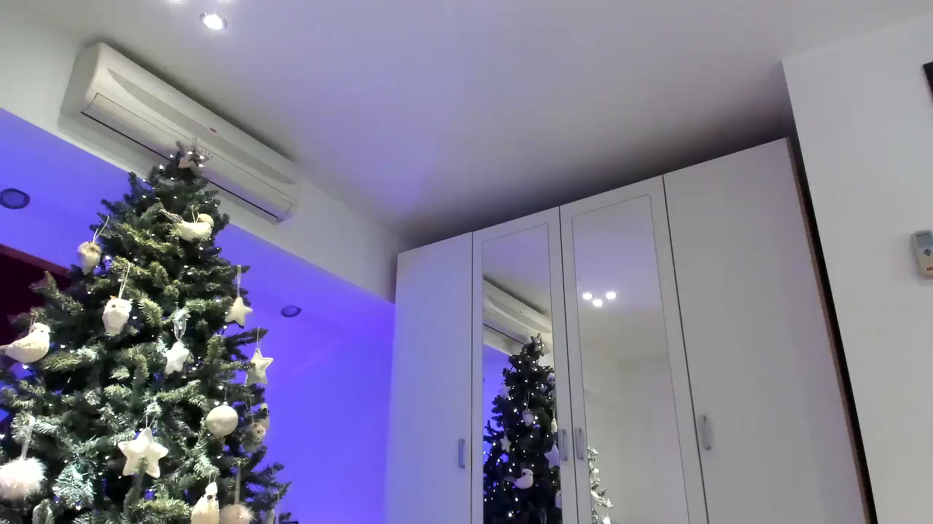 Gallery image thumbnail from AnnieRose__'s myfreecams stream on, 12/12/2023, 05:57 image 7 of 20