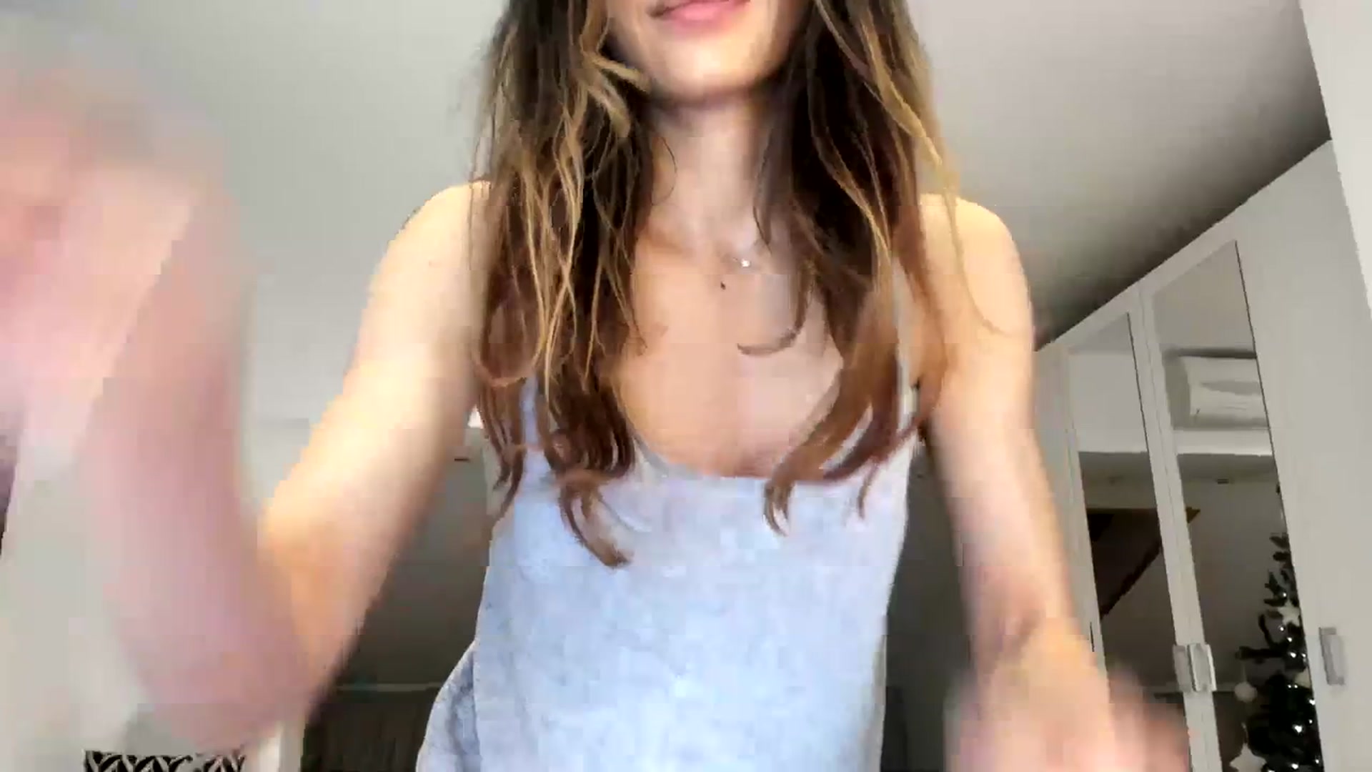 Gallery image thumbnail from AnnieRose__'s myfreecams stream on, 12/17/2023, 05:58 image 6 of 20