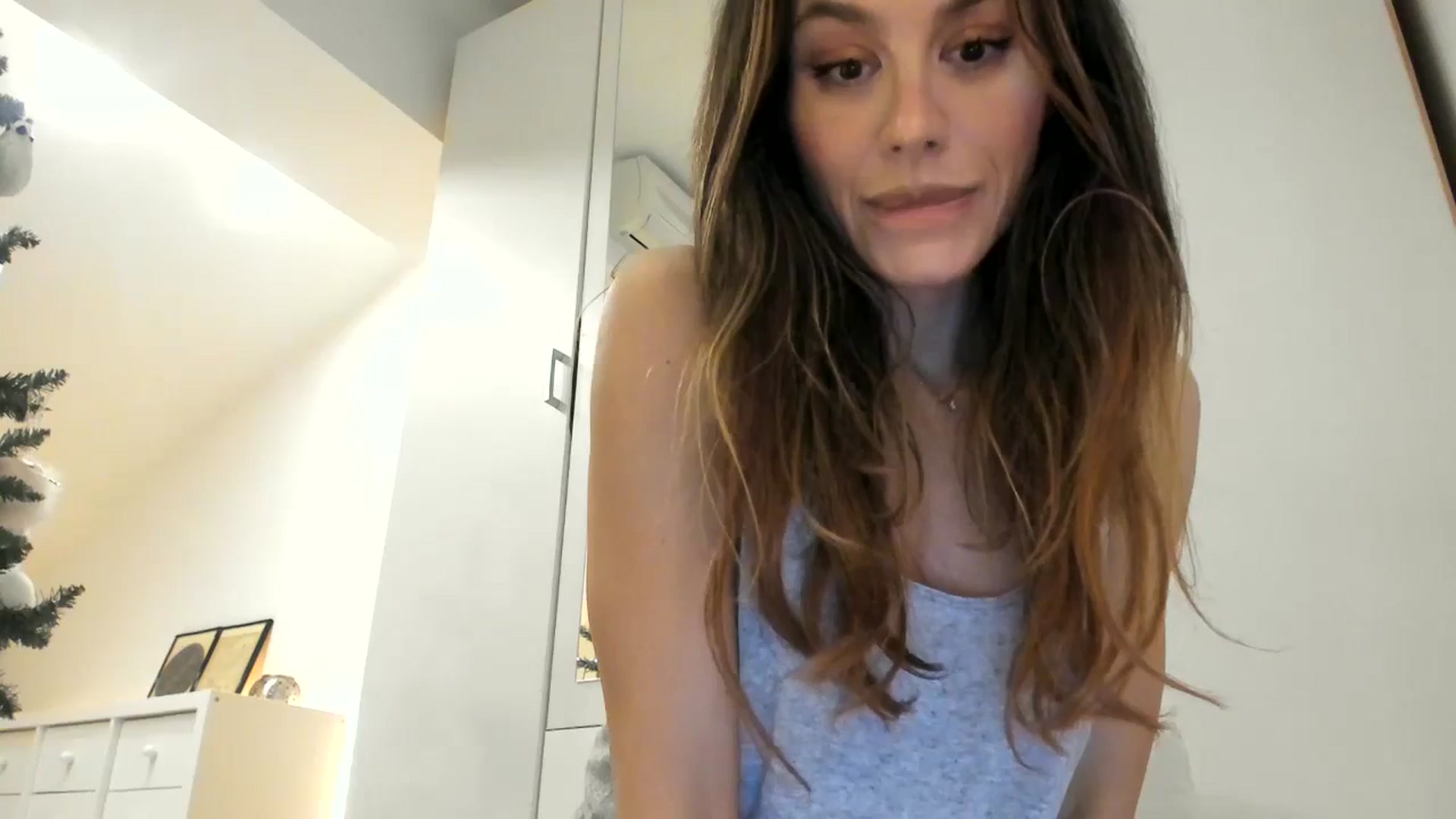 Gallery image thumbnail from AnnieRose__'s myfreecams stream on, 12/17/2023, 08:53 image 8 of 20