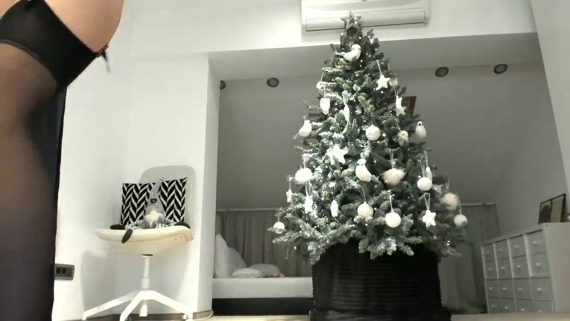 Gallery image thumbnail from AnnieRose__'s myfreecams stream on, 12/19/2023, 04:56 image 13 of 20