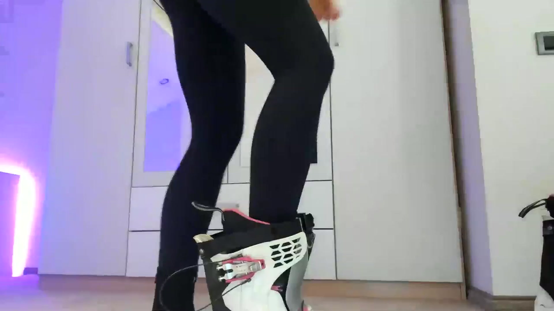 Gallery image thumbnail from AnnieRose__'s myfreecams stream on, 01/30/2024, 05:10 image 13 of 20
