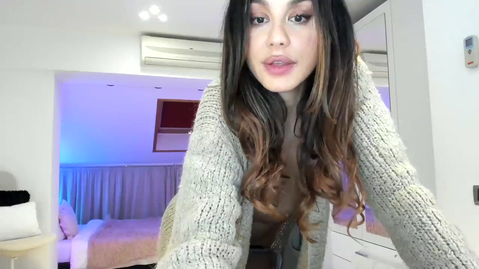 Gallery image thumbnail from AnnieRose__'s myfreecams stream on, 03/28/2024, 07:57 image 17 of 20
