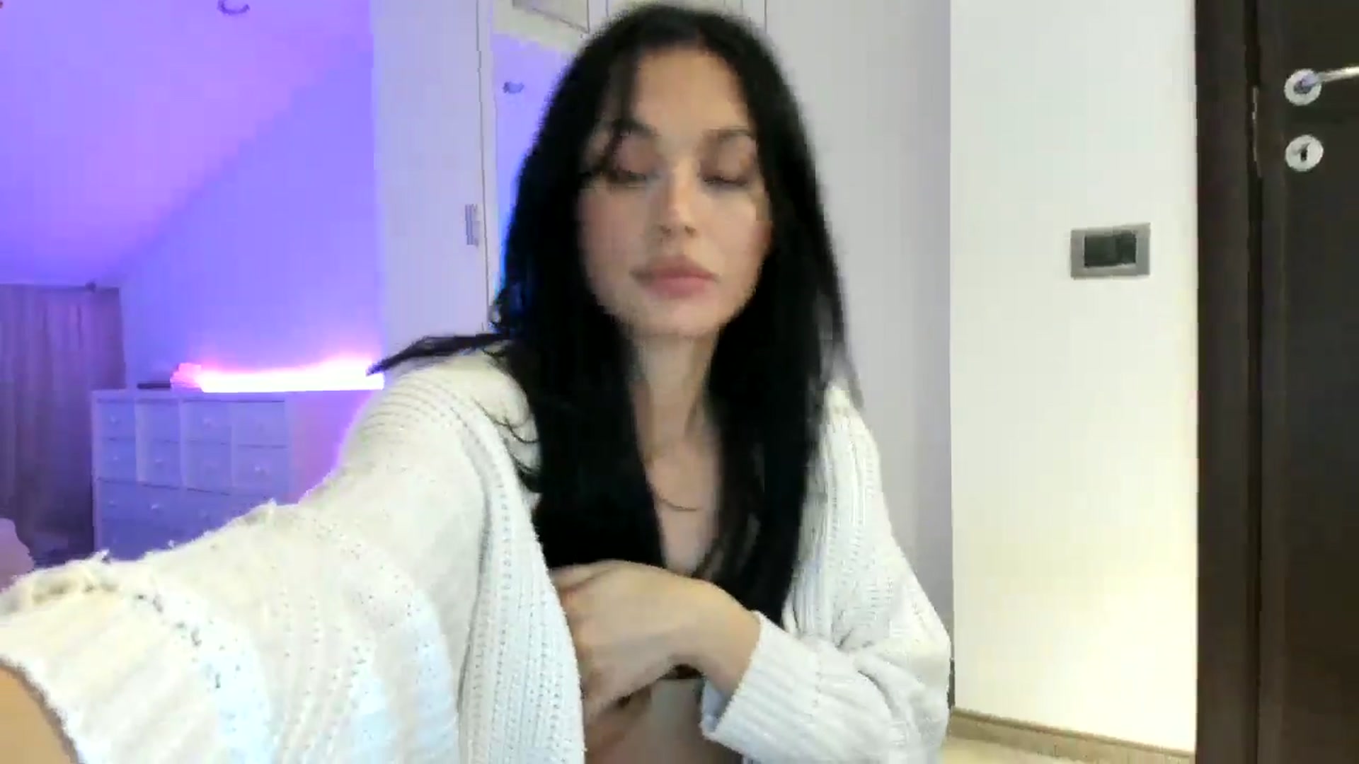 Gallery image thumbnail from AnnieRose__'s myfreecams stream on, 05/26/2024, 07:45 image 11 of 20