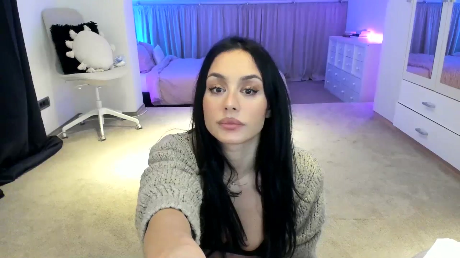 Gallery image thumbnail from AnnieRose__'s myfreecams stream on, 05/31/2024, 04:35 image 4 of 20