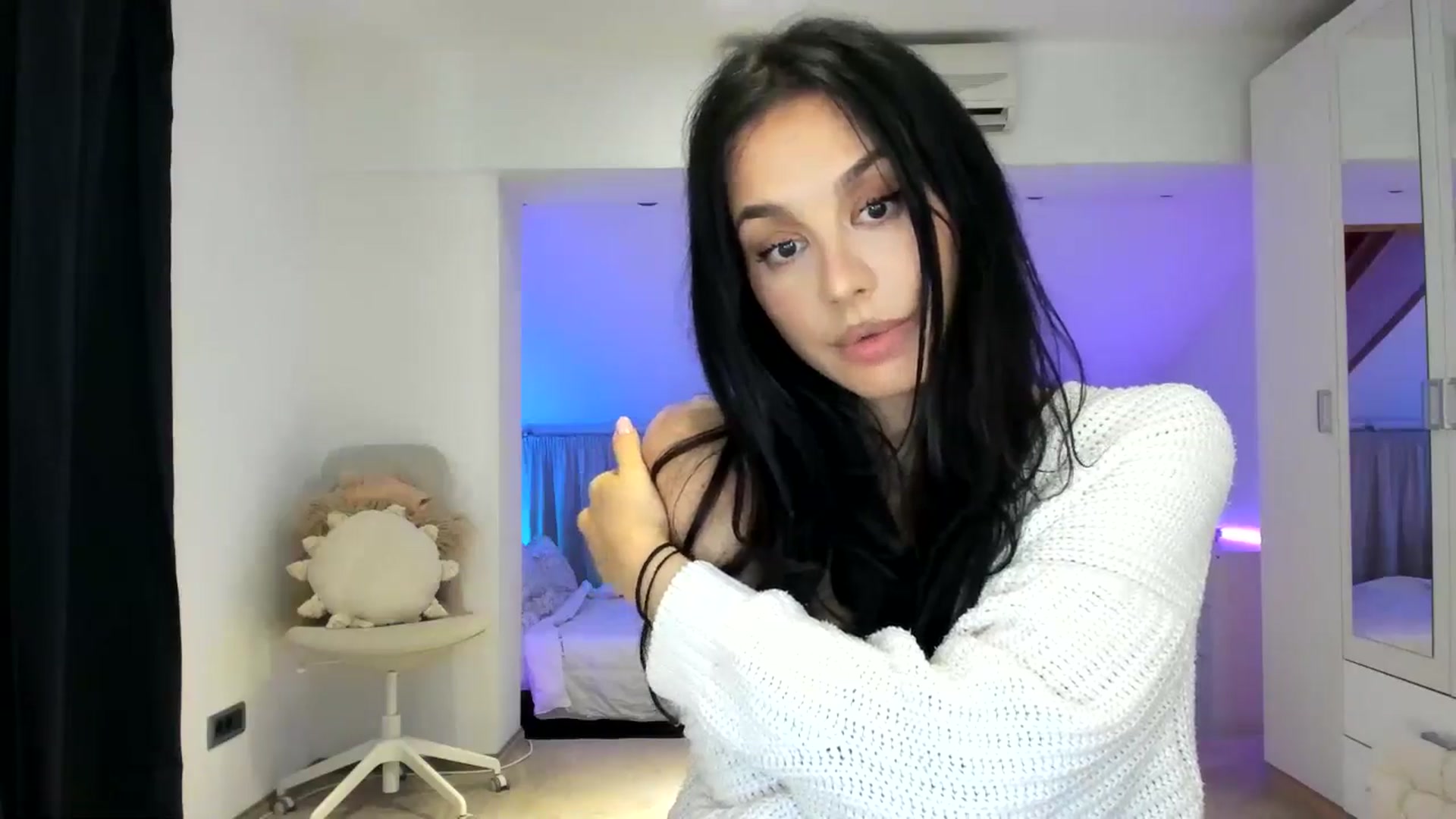 Gallery image thumbnail from AnnieRose__'s myfreecams stream on, 06/24/2024, 12:47 image 6 of 20