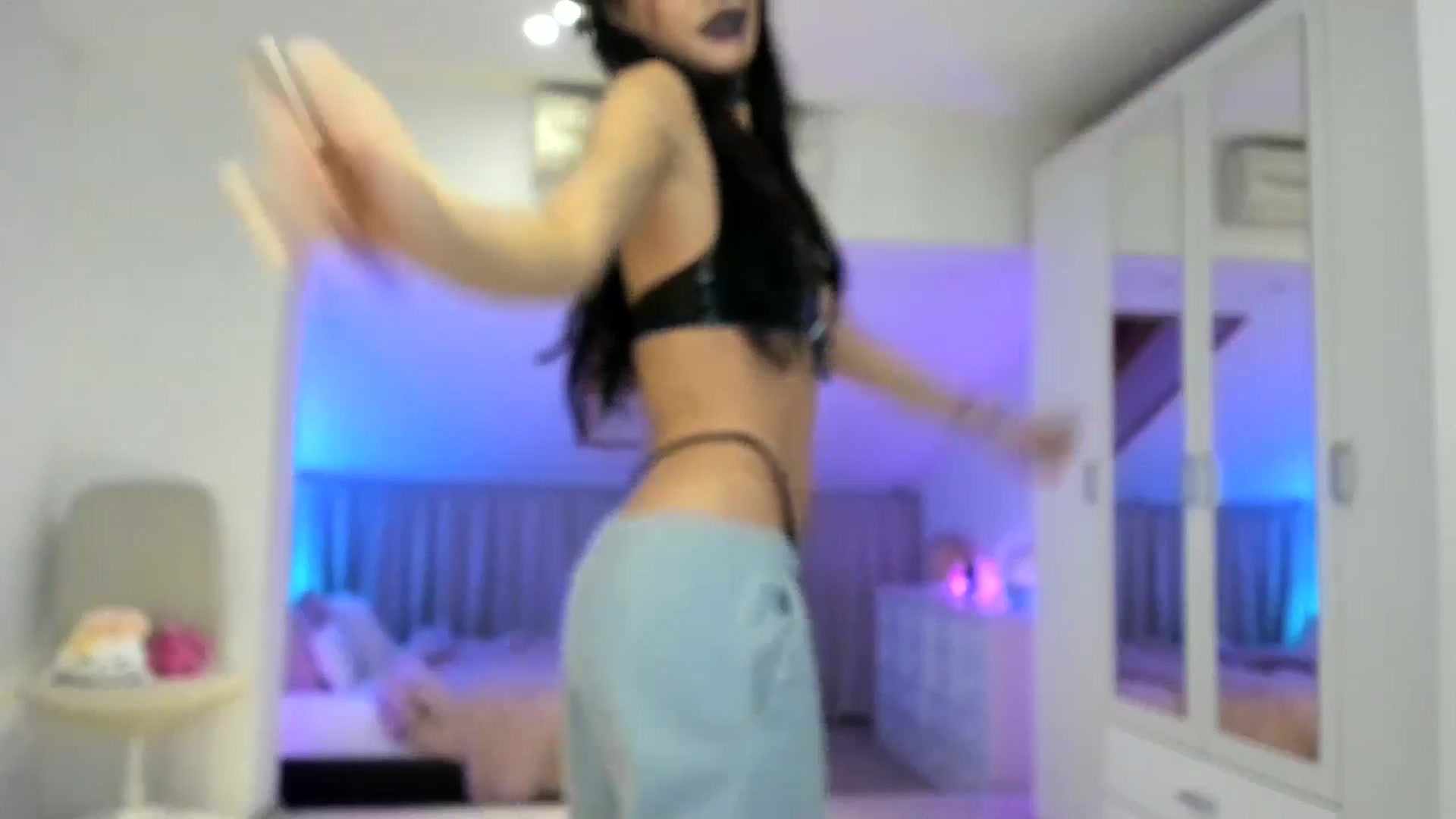 Gallery image thumbnail from AnnieRose__'s myfreecams stream on, 10/27/2024, 09:03 image 11 of 20