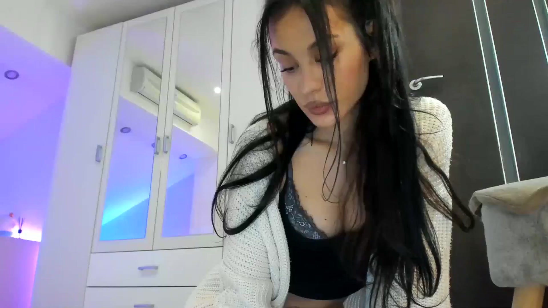 Gallery image thumbnail from AnnieRose__'s myfreecams stream on, 10/31/2024, 08:45 image 10 of 20