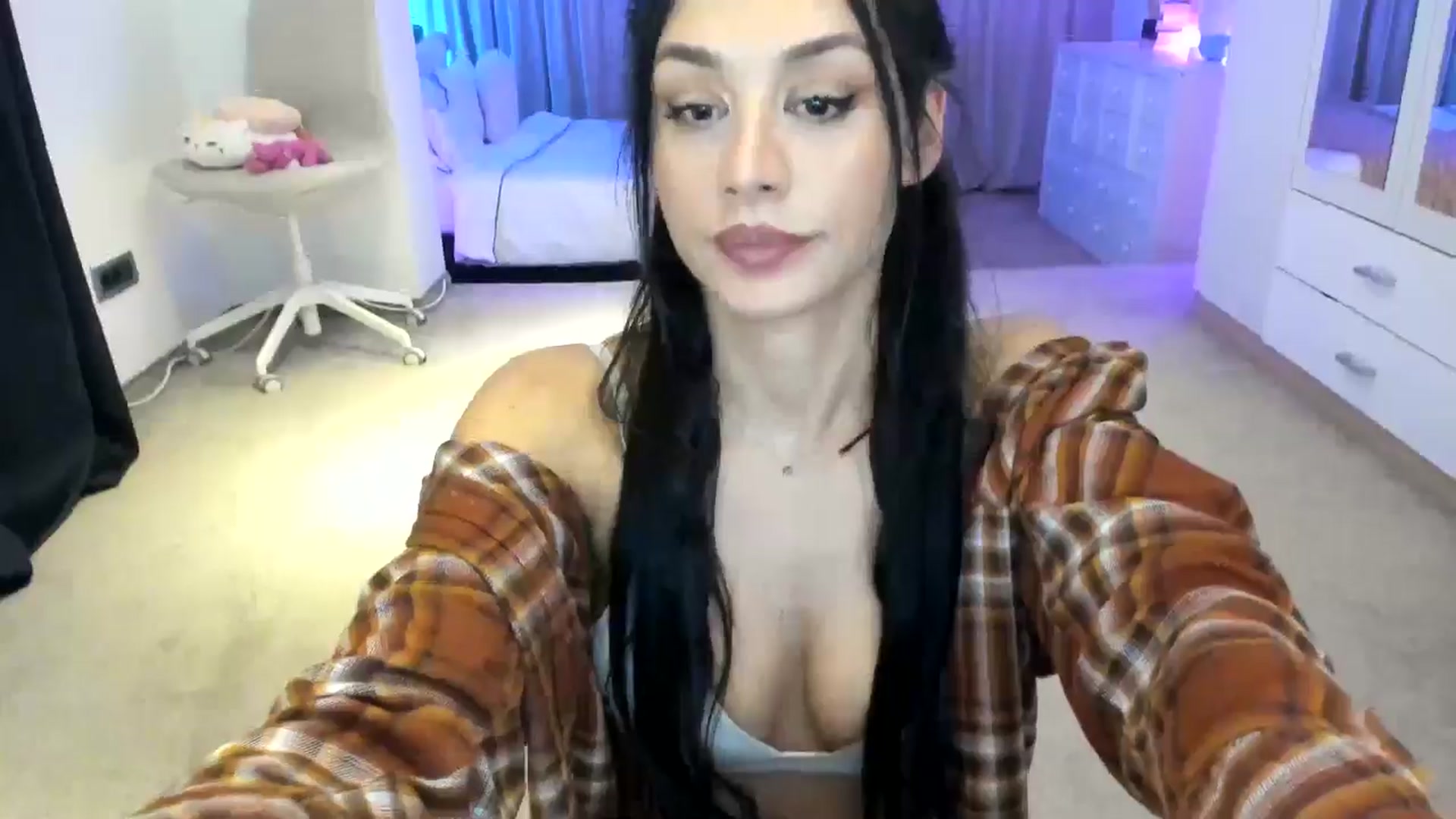 Gallery image thumbnail from AnnieRose__'s myfreecams stream on, 11/10/2024, 03:50 image 14 of 20