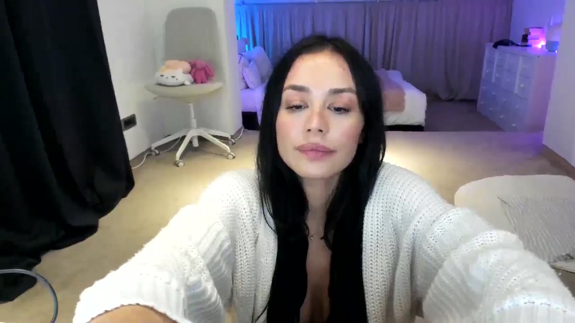 Gallery image thumbnail from AnnieRose__'s myfreecams stream on, 11/12/2024, 05:46 image 7 of 20